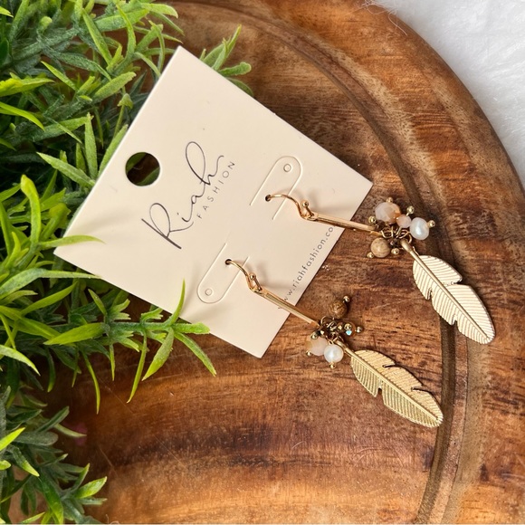 Riah Feather Beaded Drop Gold Statement Earrings Boutique New - Picture 4 of 7